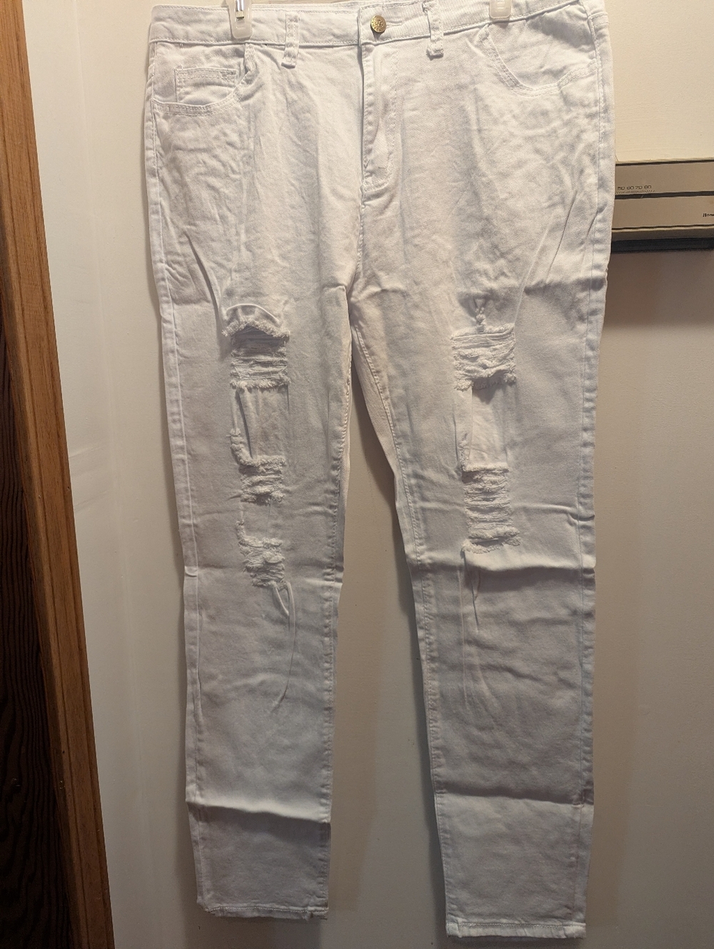 Hungson Mens 38x32 White Distressed Stretch Jeans NWT